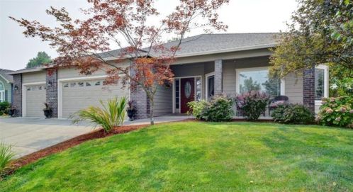 1991 Woodside Dr, Medford, OR 97501-8181