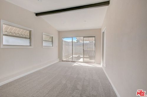 7831 Peachtree Ave, Van Nuys CA  91402-6513 exterior