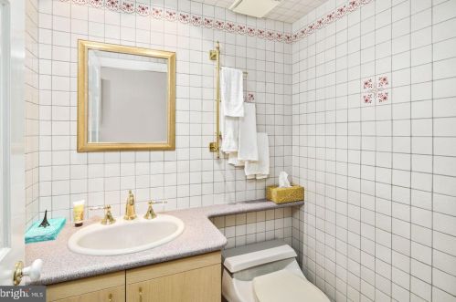 115 The Mews, Tavistock NJ exterior