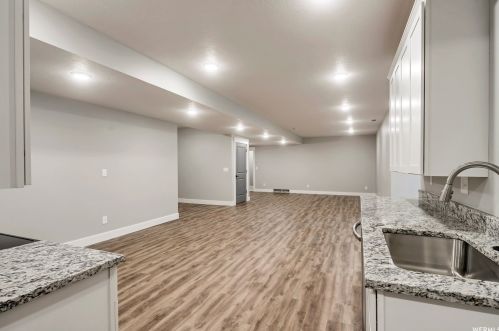 2712 Mt Jordan Rd, Sandy UT 84092-3380 exterior