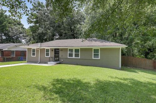 2835 Horse Shoe Dr, Atlanta GA  30316-4219 exterior