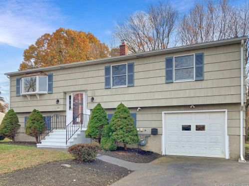 285 Rock Ln, Milford, CT 06460-3831