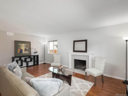 4625 Akron St, Englewood, CO 80111-1237