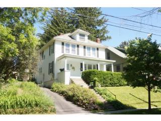 390 Winooski Ave, Burlington VT  05401-8313 exterior