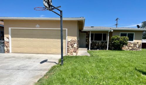 214 Santa Rita St, Los Banos, CA 93635-3231