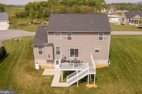 97 Portsmouth Ct, Falling Waters, WV 25419-1160