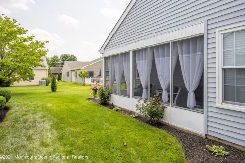 63 Dorset Rd, Lakehurst NJ  08759-6822 exterior