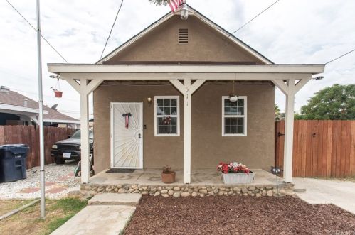 511 11th St, Redlands, CA 92374-3520