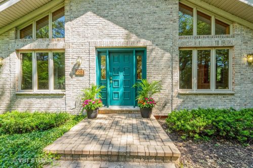 584 Crystal Lake Ave, Bull Valley, IL 60014-6216