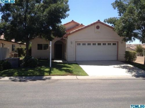 32449 River Island Ln, Springville, CA 93265-9677