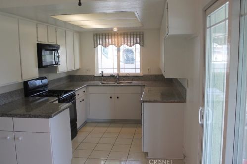 1995 Bayshore Dr, Anaheim CA  92801-1708 exterior