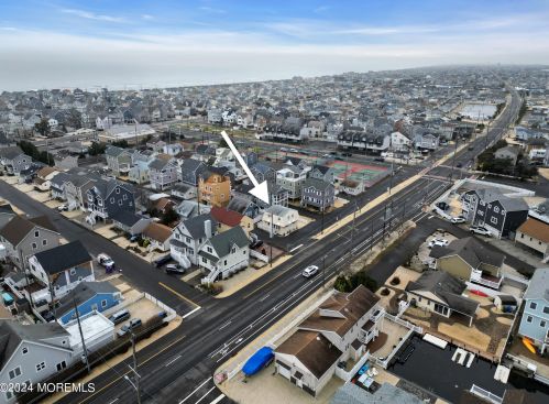 125 Throssell Rd, Lavallette NJ 08735-3230 exterior