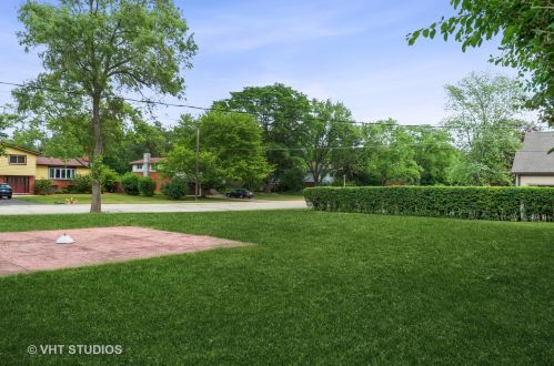 821 Castlewood Ln, Bannockburn IL  60015-2605 exterior