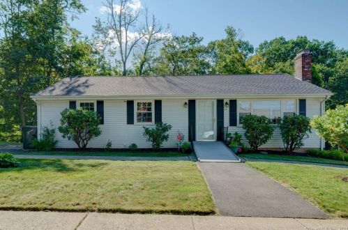 19 Grove St, East Berlin, CT 06023-1005