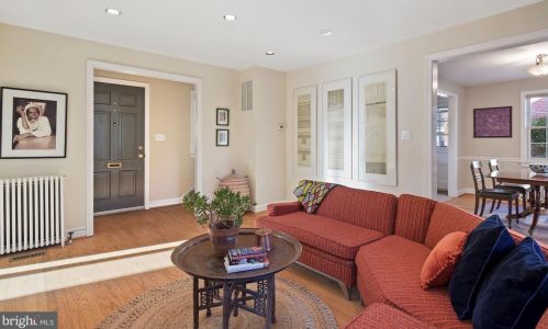 612 Pershing Dr, Silver Spring MD 20910-4341 exterior