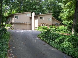 5 Hills Rd, Ivoryton, CT 06442-1021