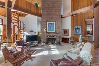 10933 Rim Rd, Escondido, CA 92026-6952