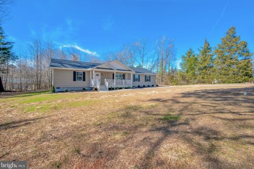 8940 Virginia St, Amelia, VA 23002-4827