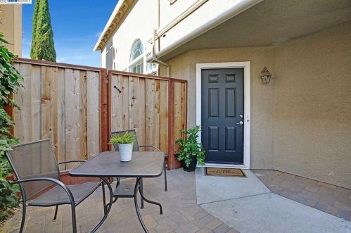 8565 Peachtree Ave, Newark, CA 94560-3343