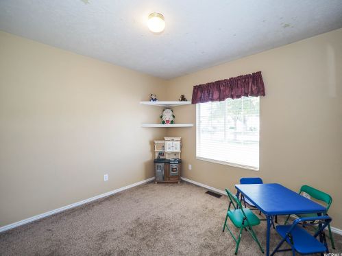 4662 8450, Taylorsville UT exterior