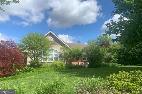 117 Murry Hill Dr, Lancaster, PA 17601-4109