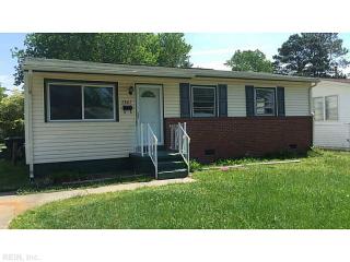 2807 Pinewell St, Portsmouth, VA 23704-6038