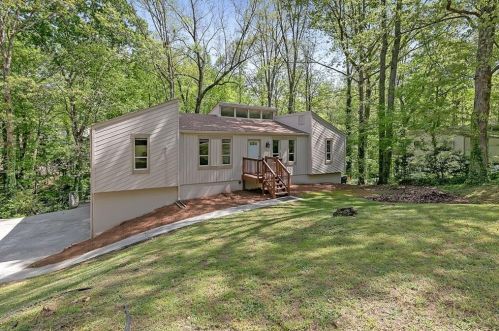 2685 Wendy Ln, Marietta, GA 30062-1436