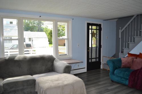 11 Davis St, Somersworth, NH 03878-1703