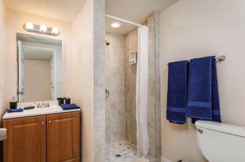 1011 Gallagher St, Dallas TX  75212-2808 exterior