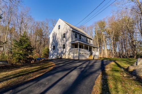 162 Lakeside Oaks Dr, Barrington, NH 03825-5308