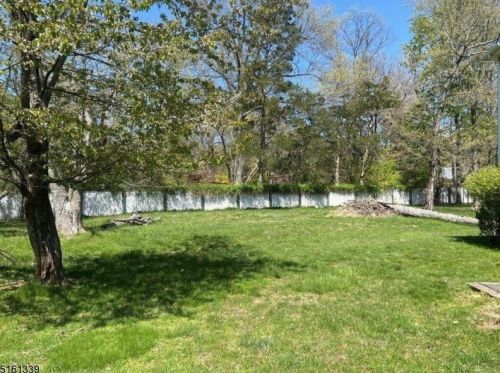 7 Yohn Dr, Bridgewater, NJ 08807-2151