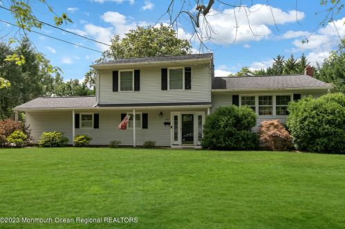 205 Cherry Tree Ln, Middletown, NJ 07748-1849