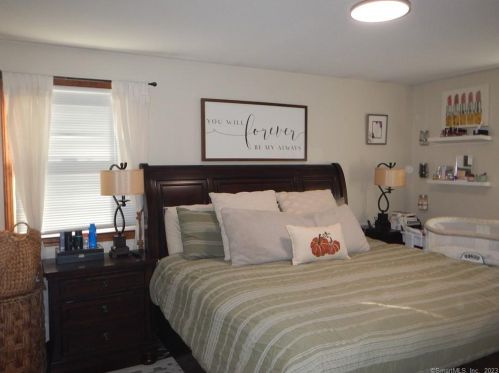 433 Curtiss St, Southington CT  06489-1708 exterior