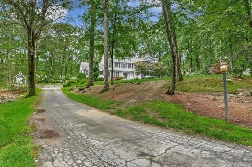 31 Hollow Tree Pl, Wilton CT  06897-2314 exterior