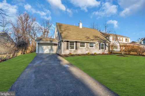 32 Bucknell Ln, Willingboro, NJ 08046-1602