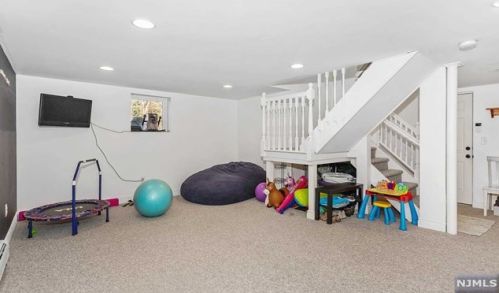 97 Roosevelt Ave, Paterson NJ  07506-0015 exterior