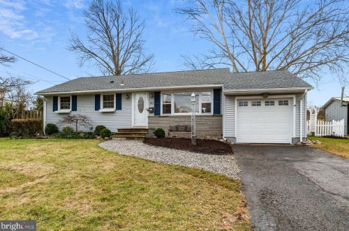 27 Englewood Blvd, Trenton, NJ 08610-1030