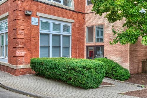 32 Pine St, Norwalk CT  06854-2257 exterior