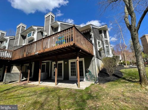 28 Ginger Ct, Princeton NJ  08540-9421 exterior