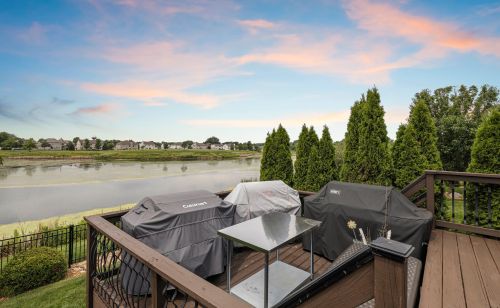 816 Mark Ln, Pingree Grove IL  60140-8278 exterior