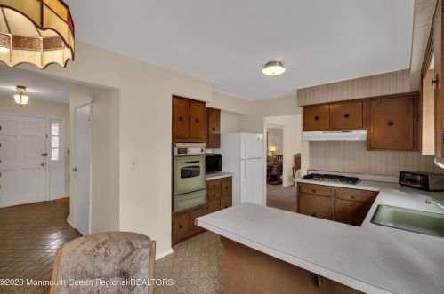 24 Brunswick Dr, Wall Township NJ  07731-1723 exterior