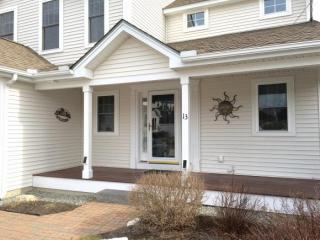 13 Eastridge Dr, Peterborough, NH 03458-2147