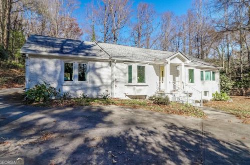 60 Hardeman Rd, Atlanta GA  30342-2530 exterior