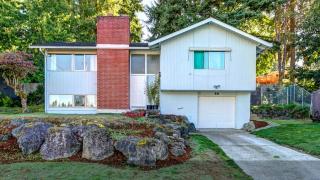 44 157th Ave, Bellevue, WA 98008-4614