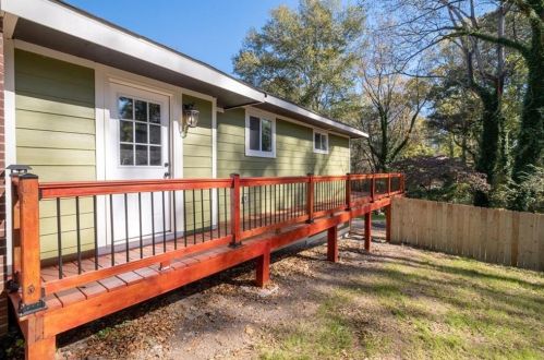 763 Center Hill Ave, Atlanta GA  30318-6236 exterior