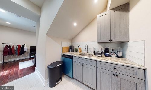 46 44 St, Philadelphia PA 19104-2939 exterior