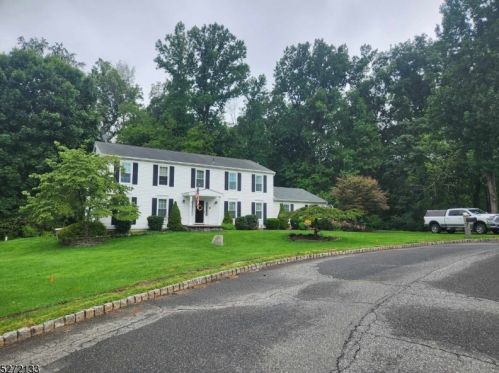 10 Michael Ct, Fredon, NJ 07860-5442