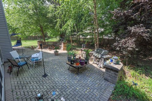 5 Crenshaw Ct, Lemont IL  60490-6614 exterior