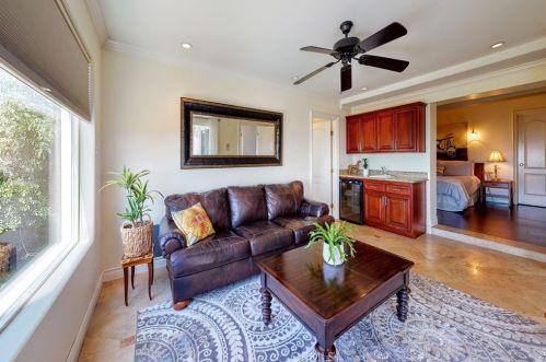 11832 Cir Dr, Whittier CA 90601-2352 exterior