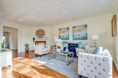 447 Girard St, San Francisco CA 94134-2109 exterior